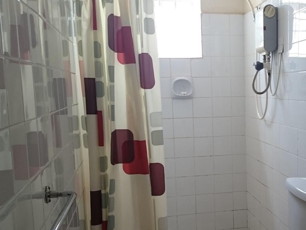 Hotel Acacia City Kampala Bilik gambar