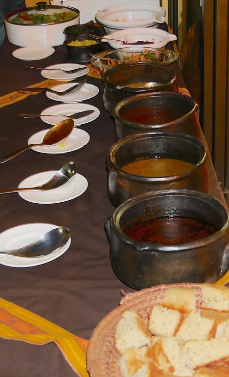 Hotel Acacia City Kampala Luaran gambar
